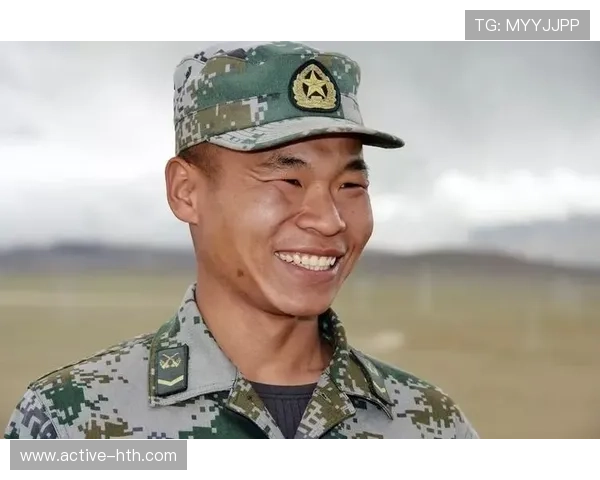 足球球星笑容背后的魅力展现与个人魅力的完美融合 足球球星笑容背后的魅力展现与个人魅力的完美融合